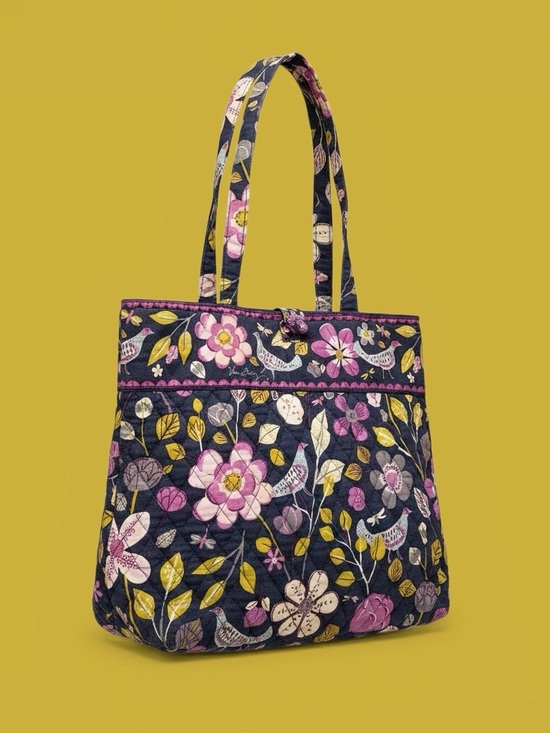 Vera Bradley Handbags - VERA BRADLEY 🐦 Nightingale 🐦 Floral pattern tote.